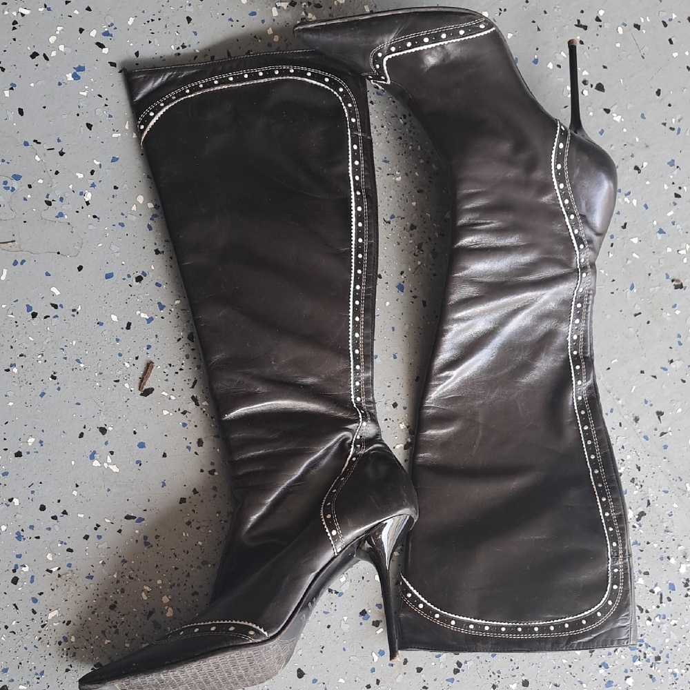 Elegant Black Knee-High Stiletto Boots
